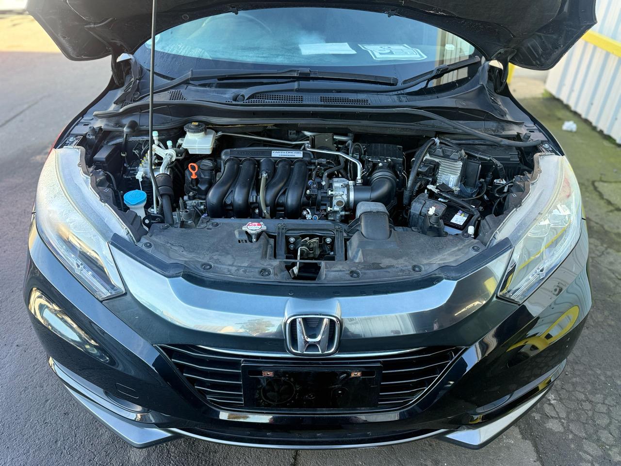 2015 Honda Vezel Hybrid with Reversing Camera ! Carousel 6