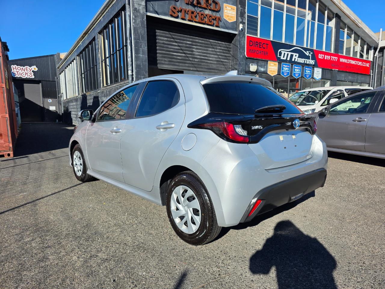 2021 Toyota Yaris Hybrid X with Reversing Camera, Parking Sensors, Cruise Control ! Carousel 13