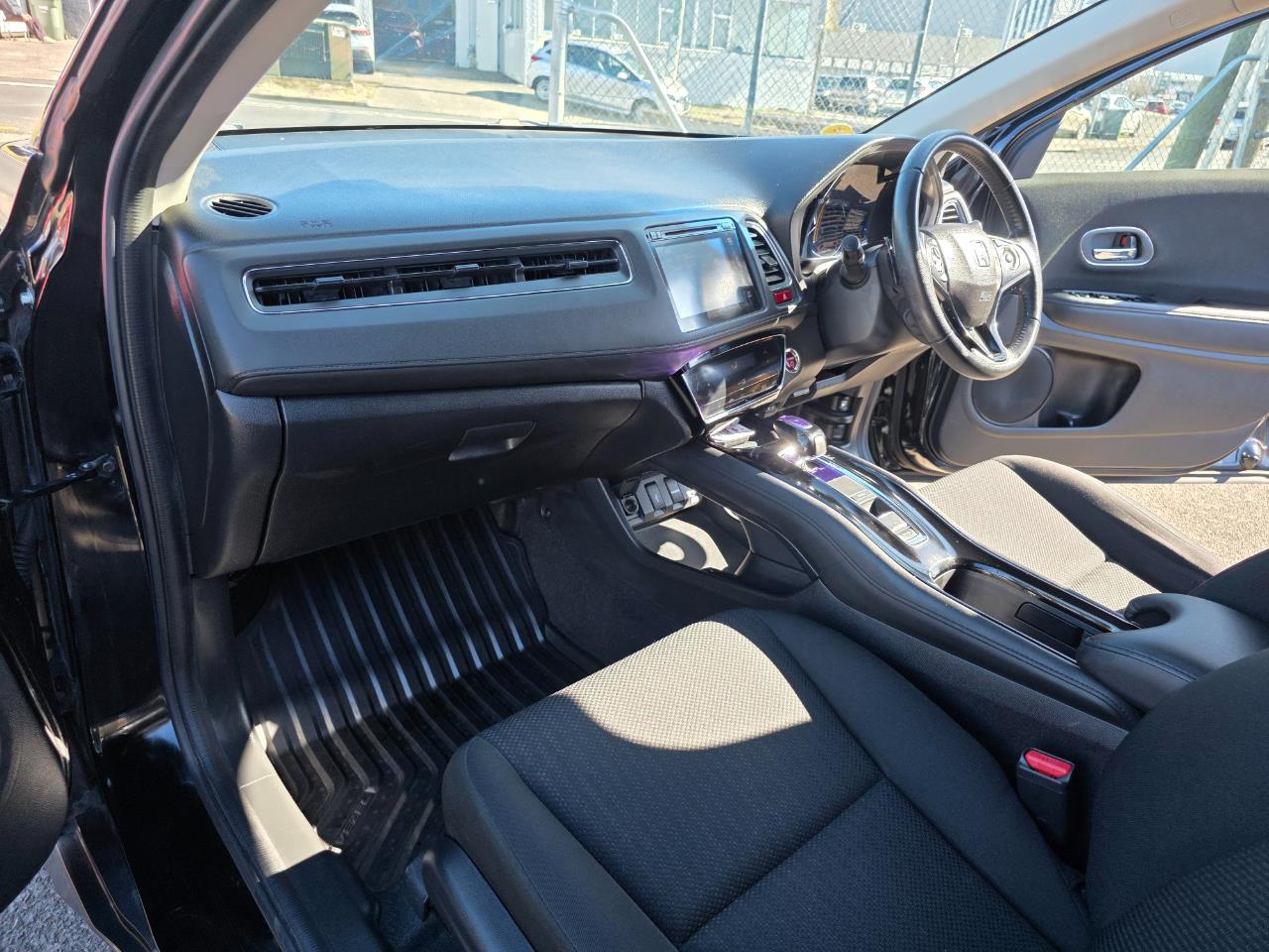 2014 Honda Vezel Hybrid X with Reversing Camera, Cruise Control ! Carousel 5