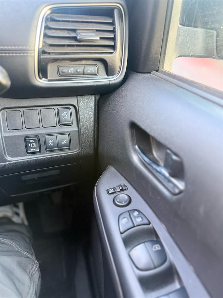 2019 Nissan Serena 5D HIGHWAY STAR V SELECTION II Carousel 1