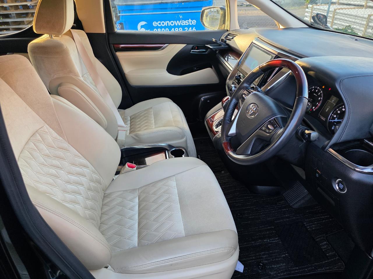 2015 Toyota VELLFIRE 2.5V 7 Seaters with Reversing Camera, Parking Sensors, Cruise Control ! Carousel 5