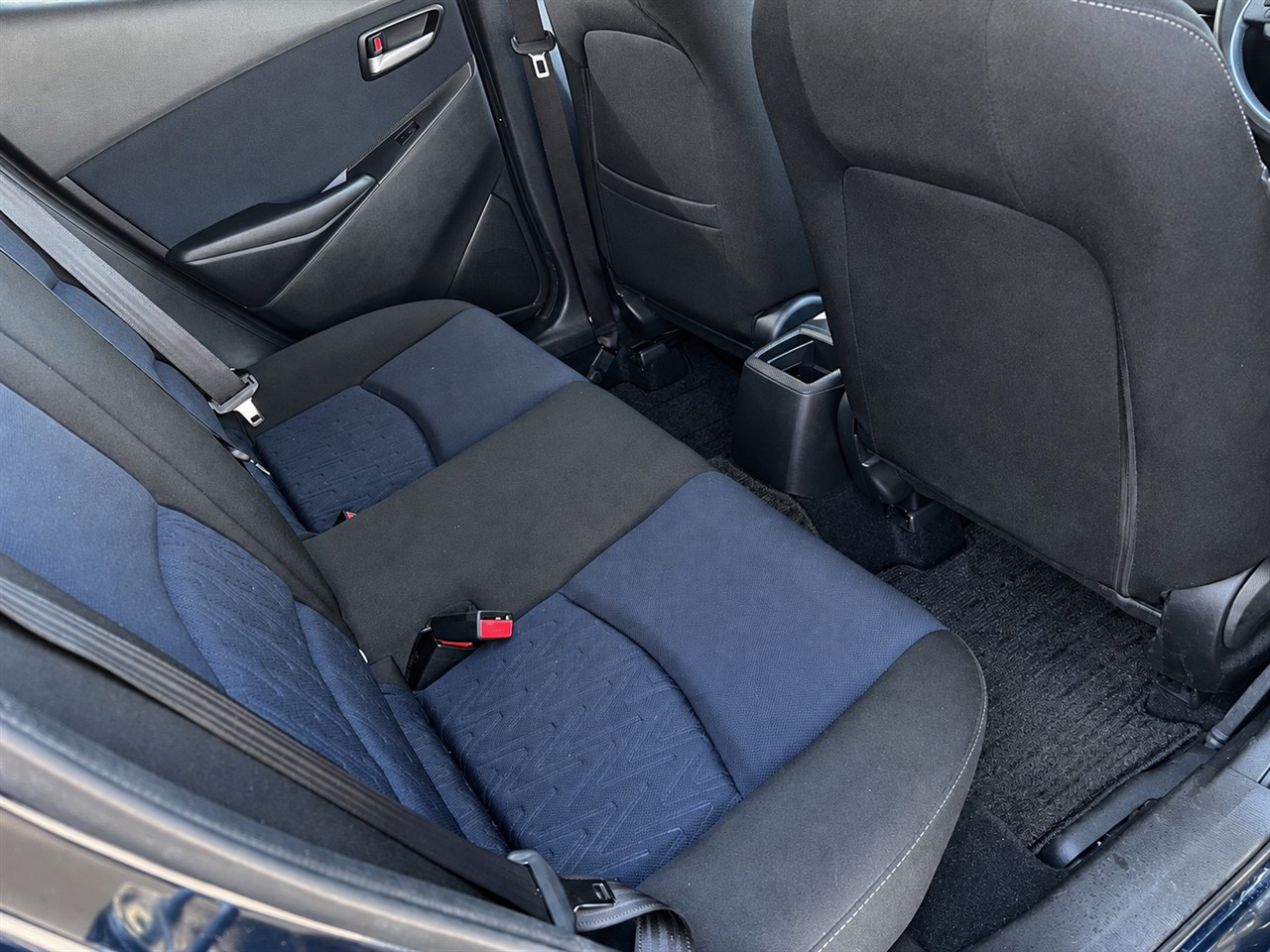 2015 Mazda Demio Carousel 5