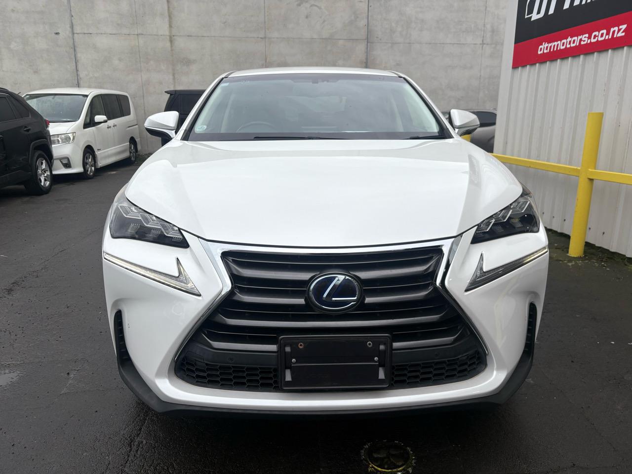 2015 Lexus NX 300H I PACKAGE Carousel 10