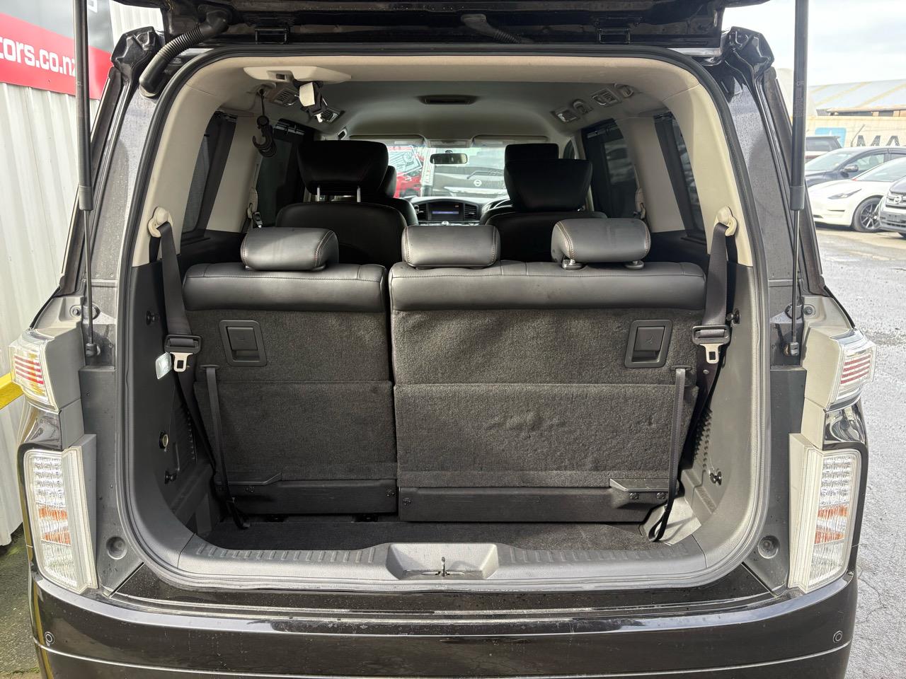 2015 Nissan ELGRAND 250 HIGHWAY STAR Carousel 15