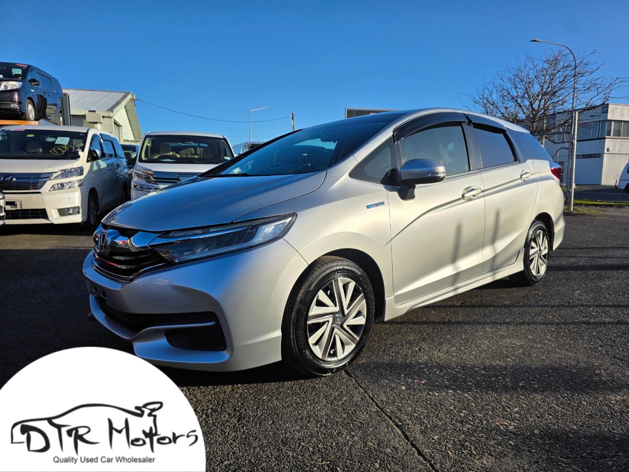 2015 Honda Fit Shuttle Hybrid X with Reversing Camera, Cruise Control Low Kms !