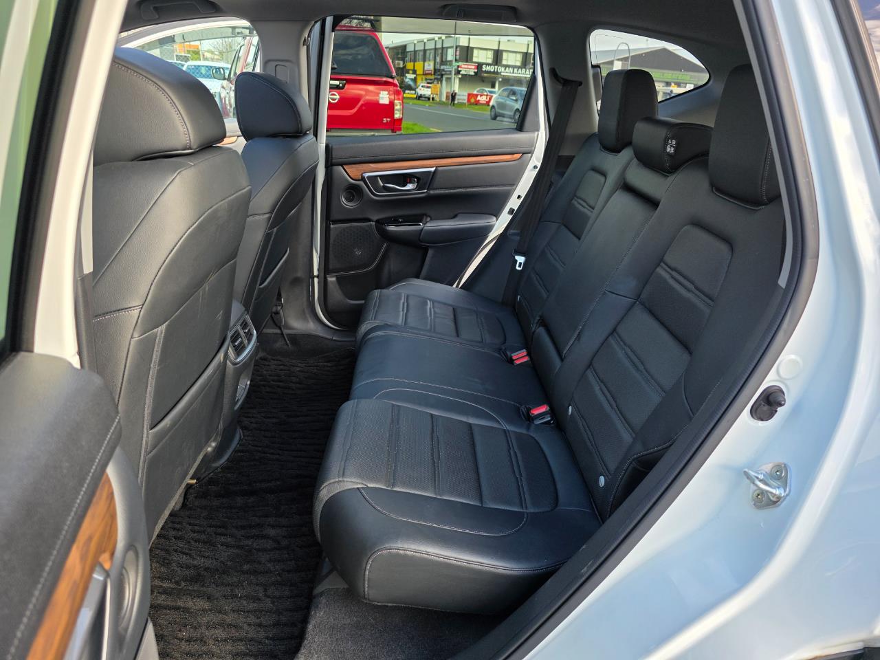 2019 Honda CR-V Hybrid EX Masterpiece with Load of Features ! Carousel 1