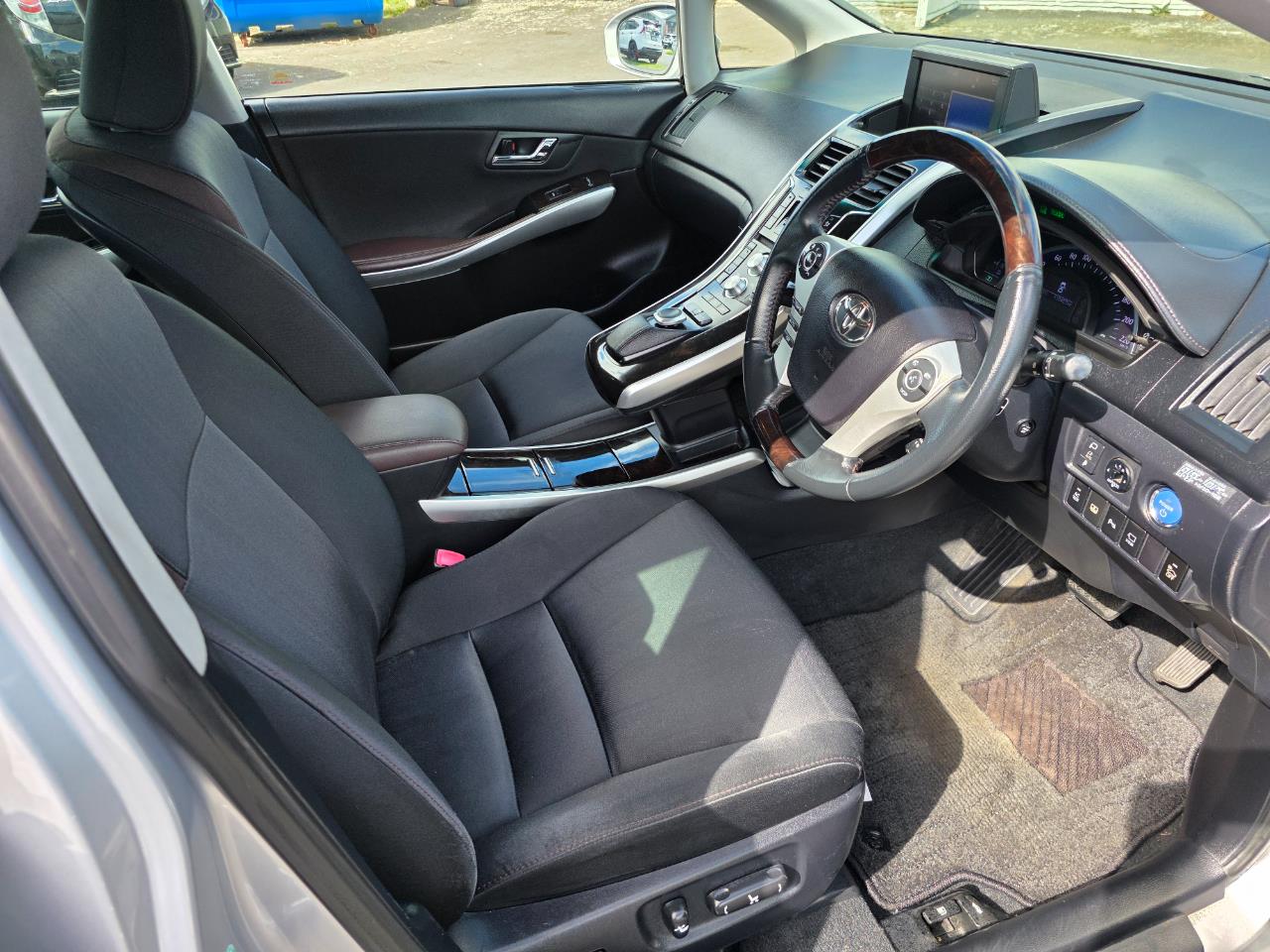 2013 Toyota Sai Hybrid G Model with Reversing Camera, Parking Sensors, Cruise Control ! Collage 2