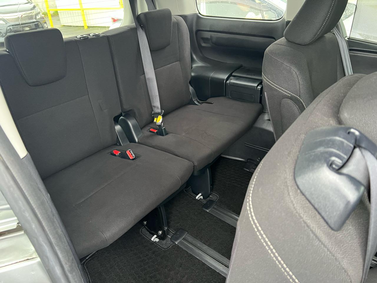 2015 Toyota ESQUIRE XI Carousel 8