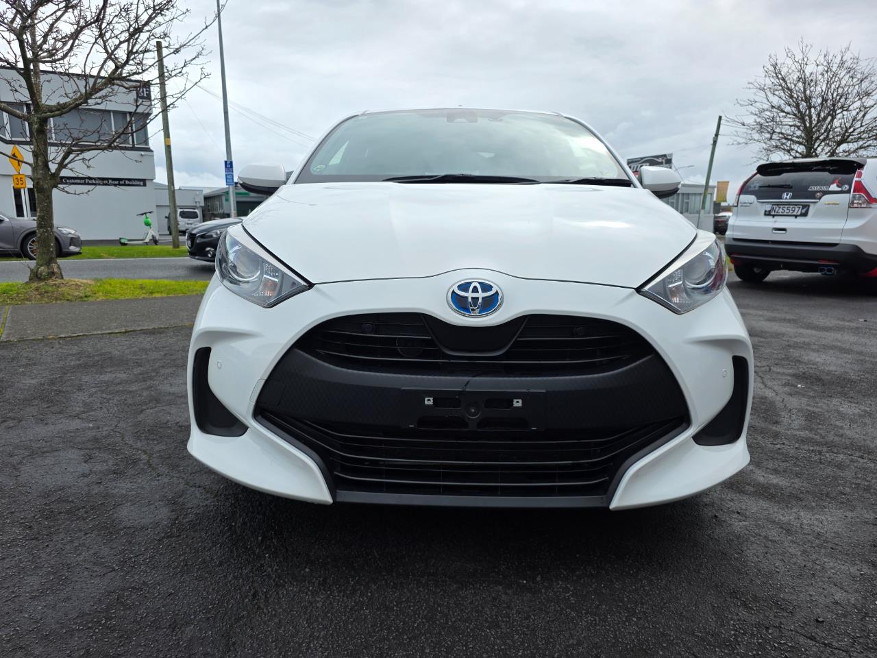 2021 Toyota Yaris Hybrid X with Reversing Camera, Parking Sensors, Cruise Control ! Carousel 8