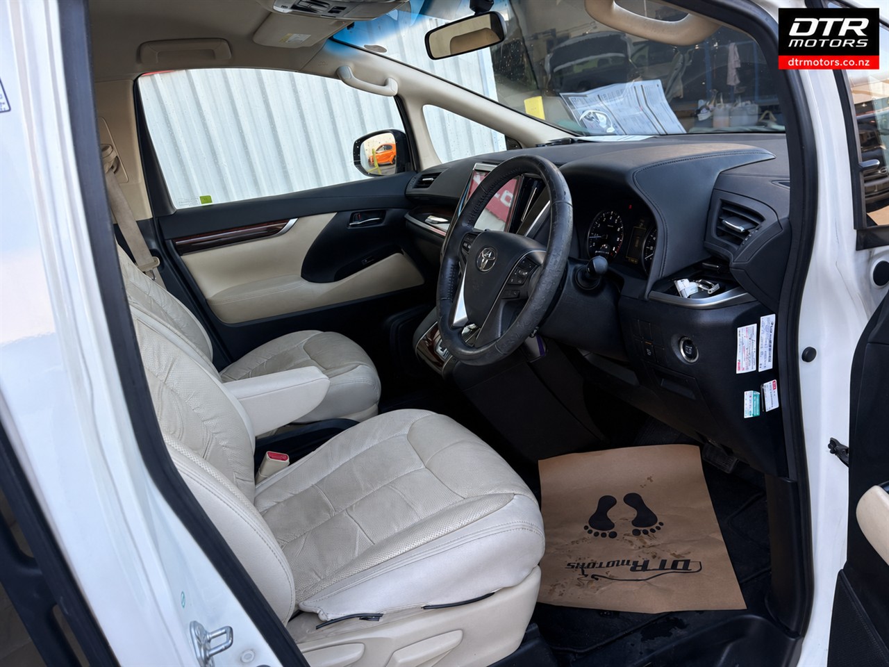 2015 Toyota VELLFIRE 2.5X 4WD 8SEAT Carousel 3