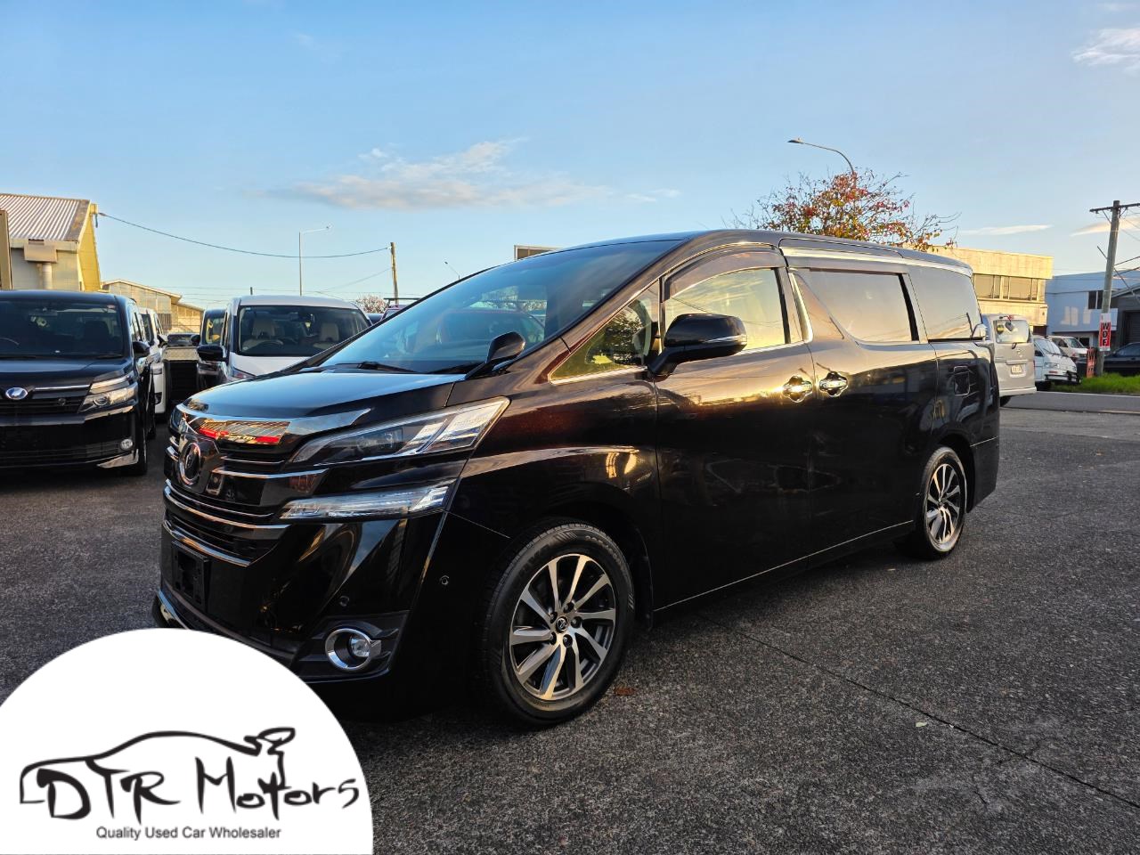 2015 Toyota VELLFIRE 2.5V 7 Seaters with Reversing Camera, Parking Sensors, Cruise Control !