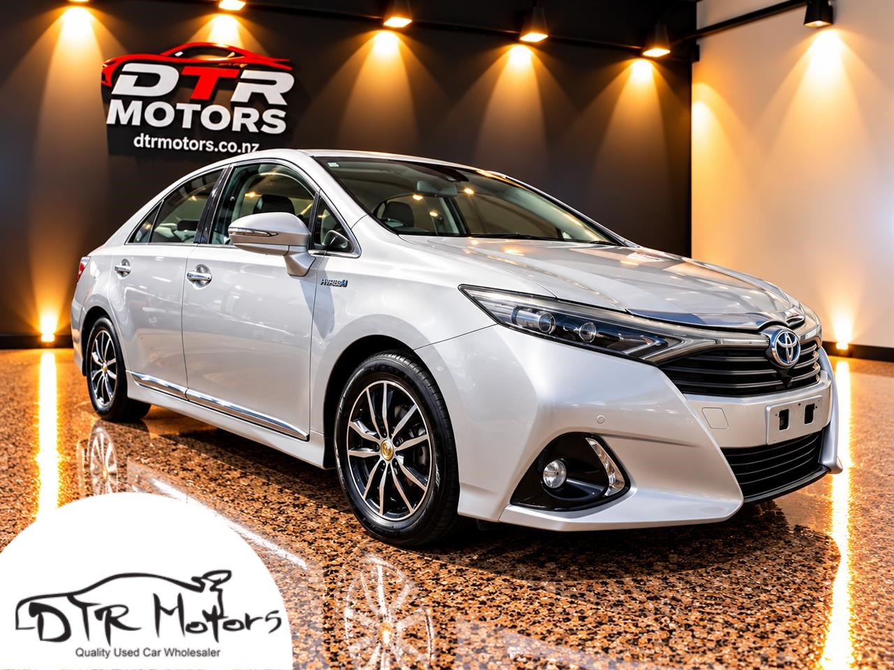 2013 Toyota Sai Hybrid G Model with Reversing Camera, Parking Sensors, Cruise Control !