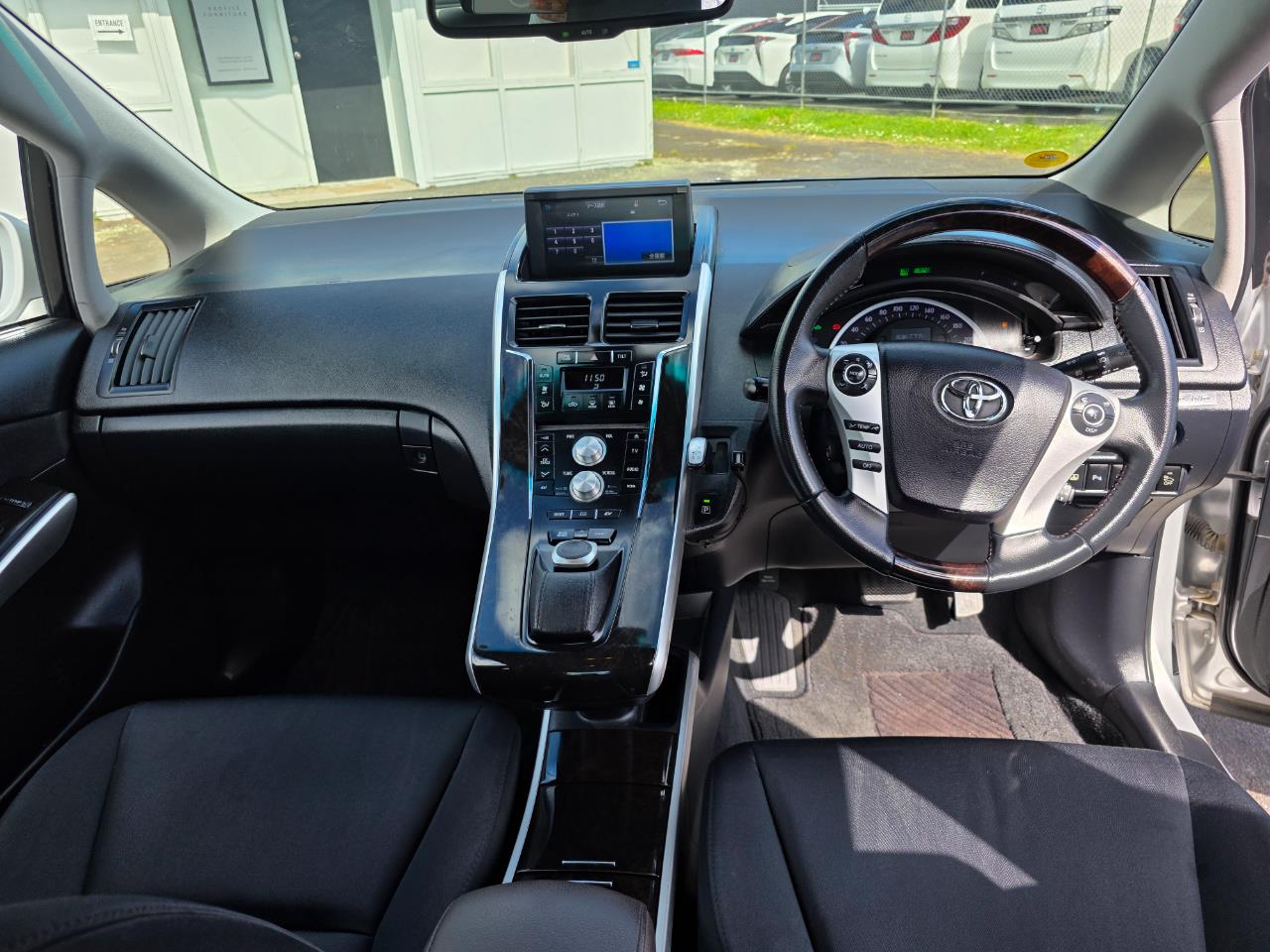 2013 Toyota Sai Hybrid G Model with Reversing Camera, Parking Sensors, Cruise Control ! Collage 1