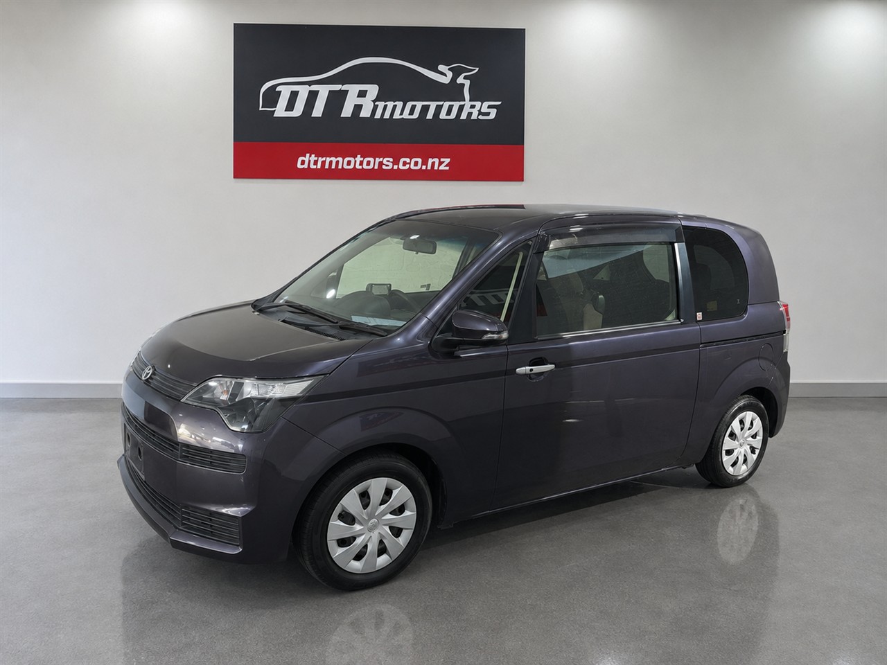 2013 Toyota SPADE Carousel 11
