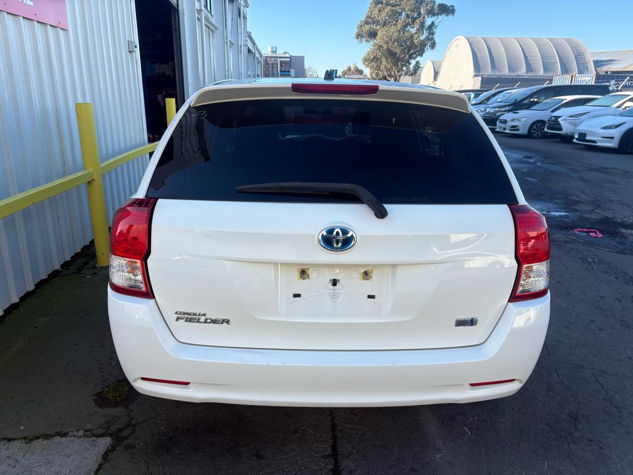 2015 Toyota Corolla FIELDER HYBRID Carousel 7