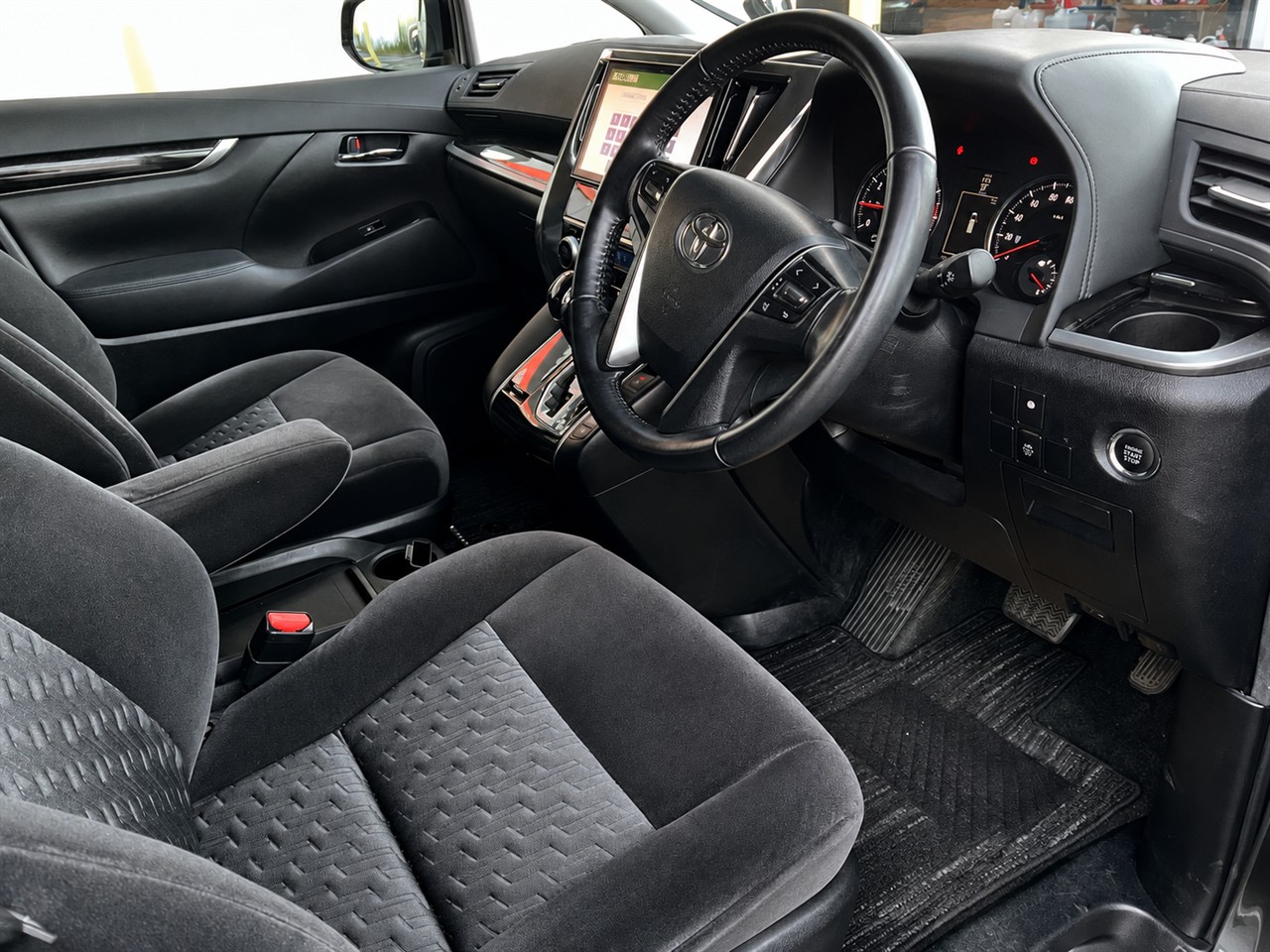 2017 Toyota VELLFIRE 2.5Z Carousel 5