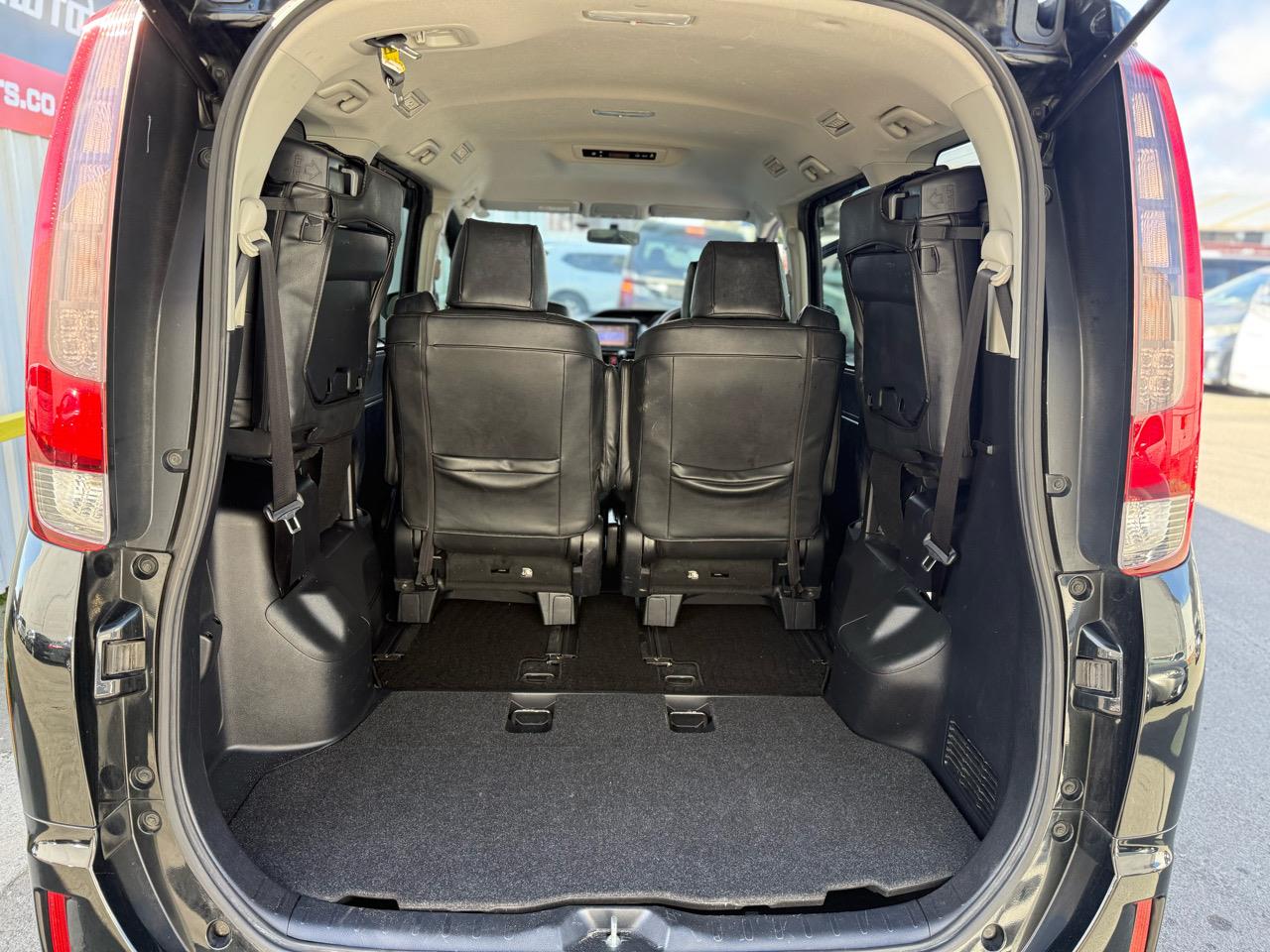 2015 Toyota ESQUIRE XI Carousel 6