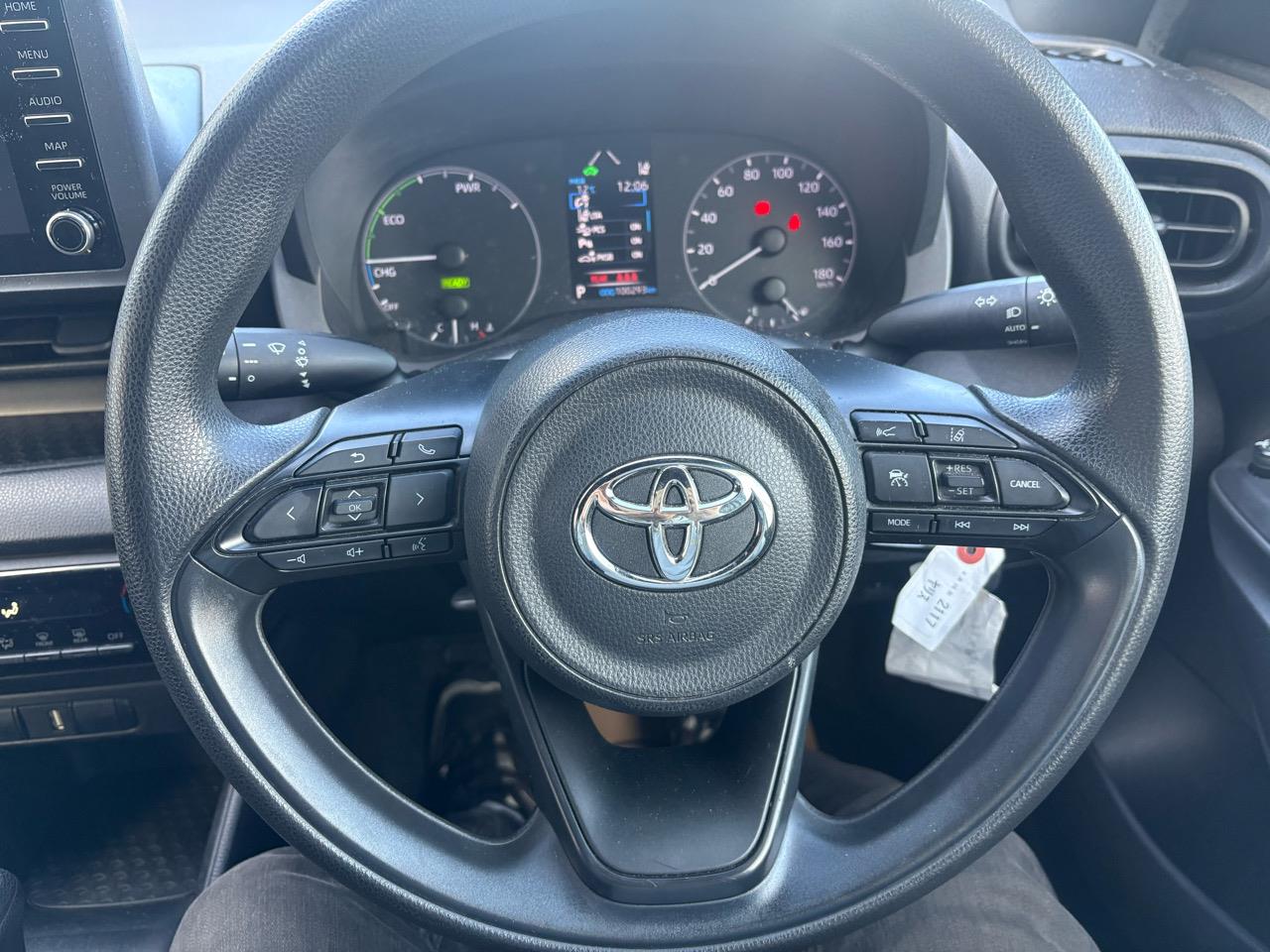 2020 Toyota Yaris Hybrid X Carousel 3