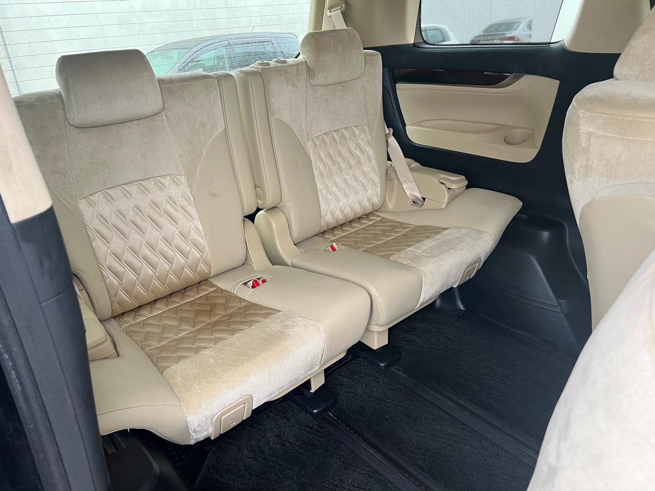 2015 Toyota VELLFIRE 2.5X Hybrid with Reversing Camera & Cruise Control ! Carousel 6