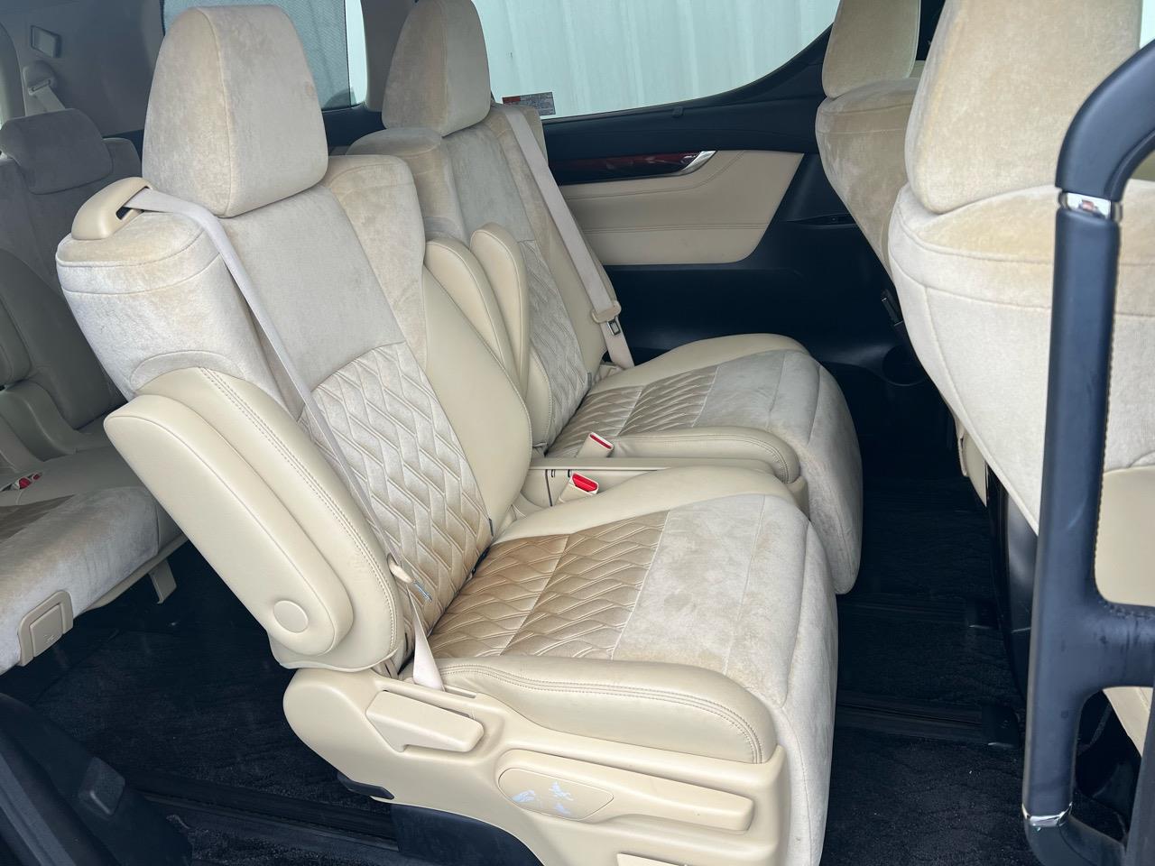 2015 Toyota VELLFIRE 2.5X Hybrid with Reversing Camera & Cruise Control ! Carousel 5