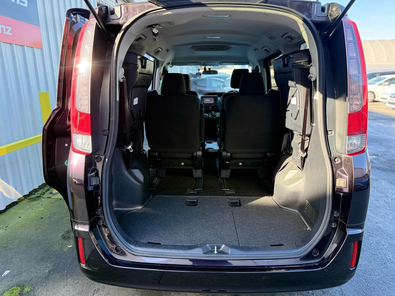 2015 Toyota Noah HYBRID X Carousel 7