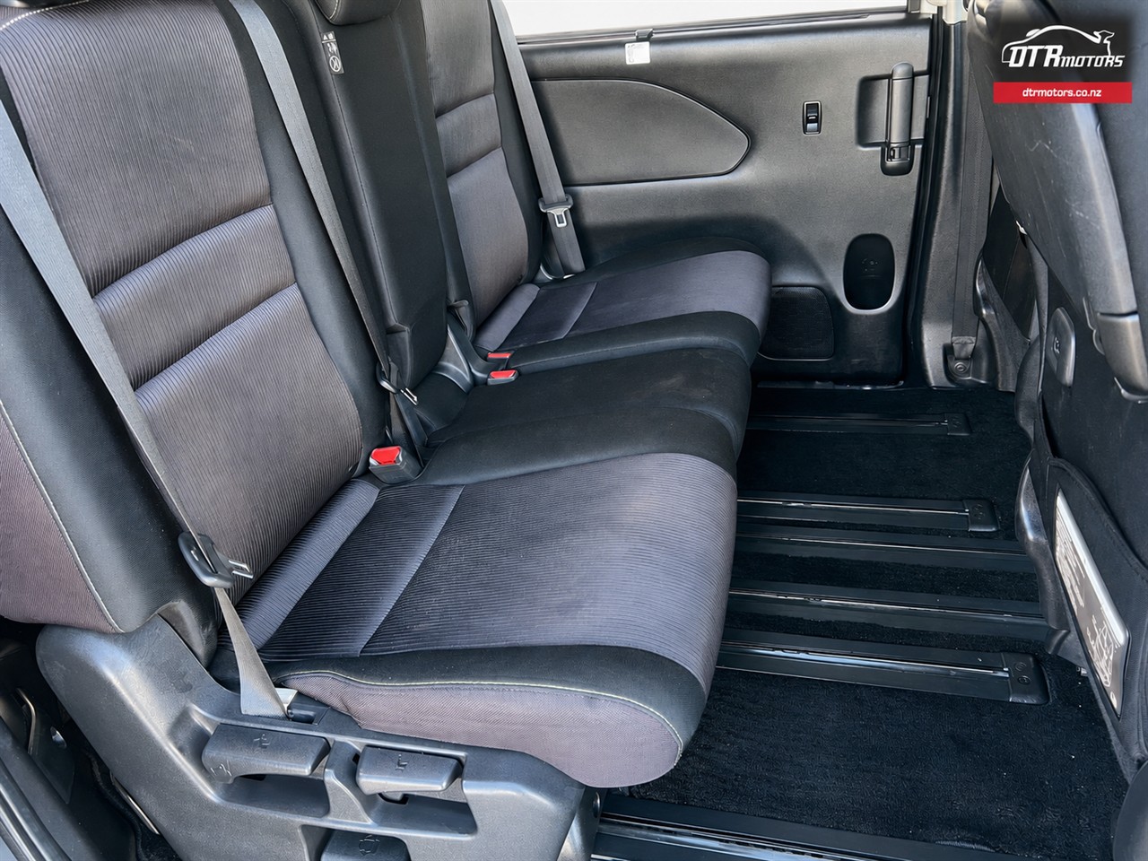 2019 Nissan Serena 5D HIGHWAY STAR V SELECTION II Carousel 3
