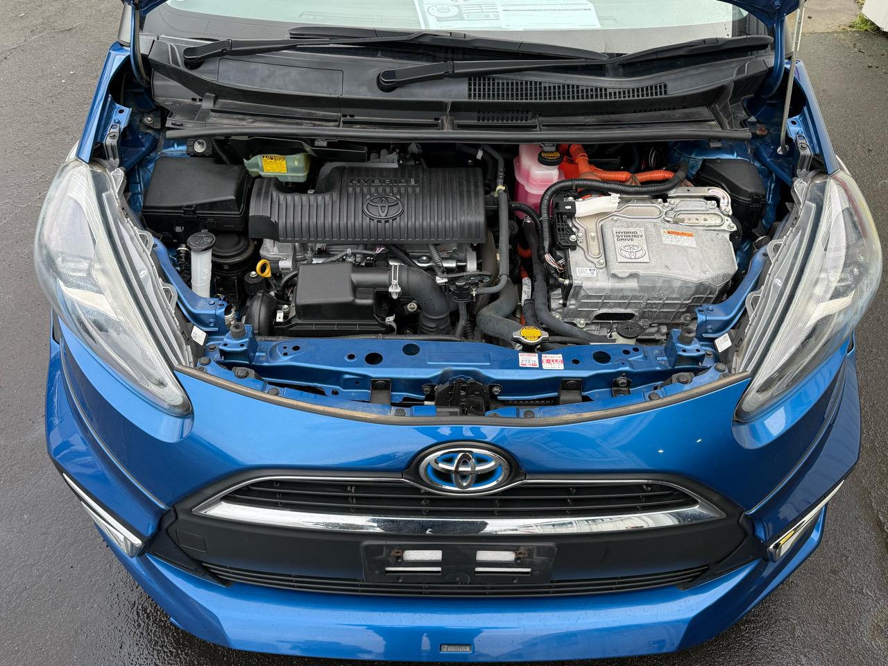 2016 Toyota SIENTA HYBRID G Carousel 11