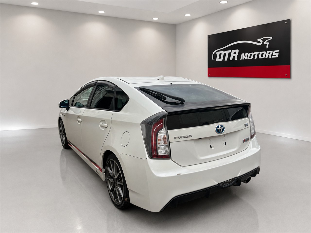 2013 Toyota Prius G'S Model Carousel 7