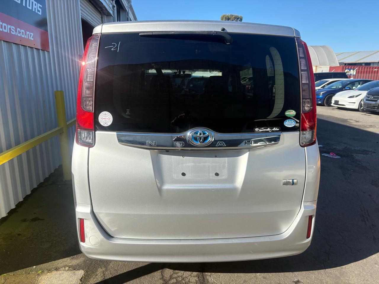 2015 Toyota Noah HYBRID G Carousel 10