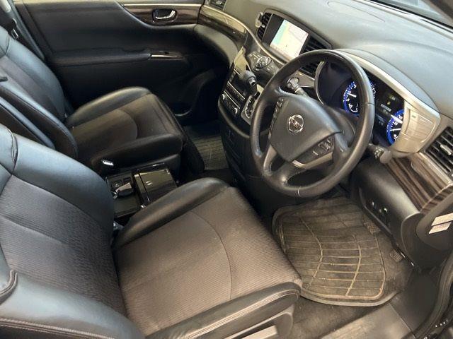 2015 Nissan ELGRAND 250 HIGHWAY STAR Carousel 2