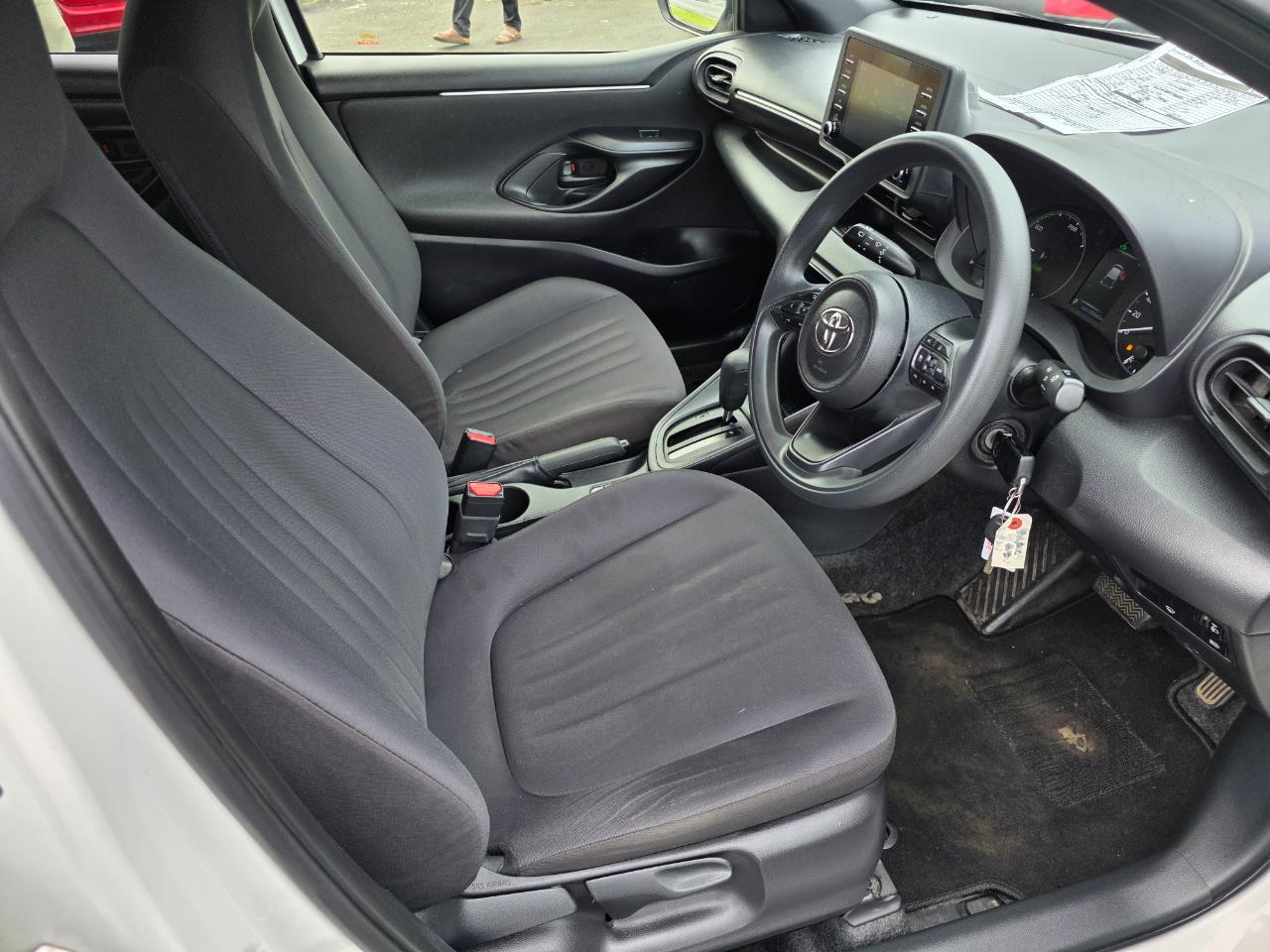 2021 Toyota Yaris Hybrid X with Reversing Camera, Parking Sensors, Cruise Control ! Carousel 2