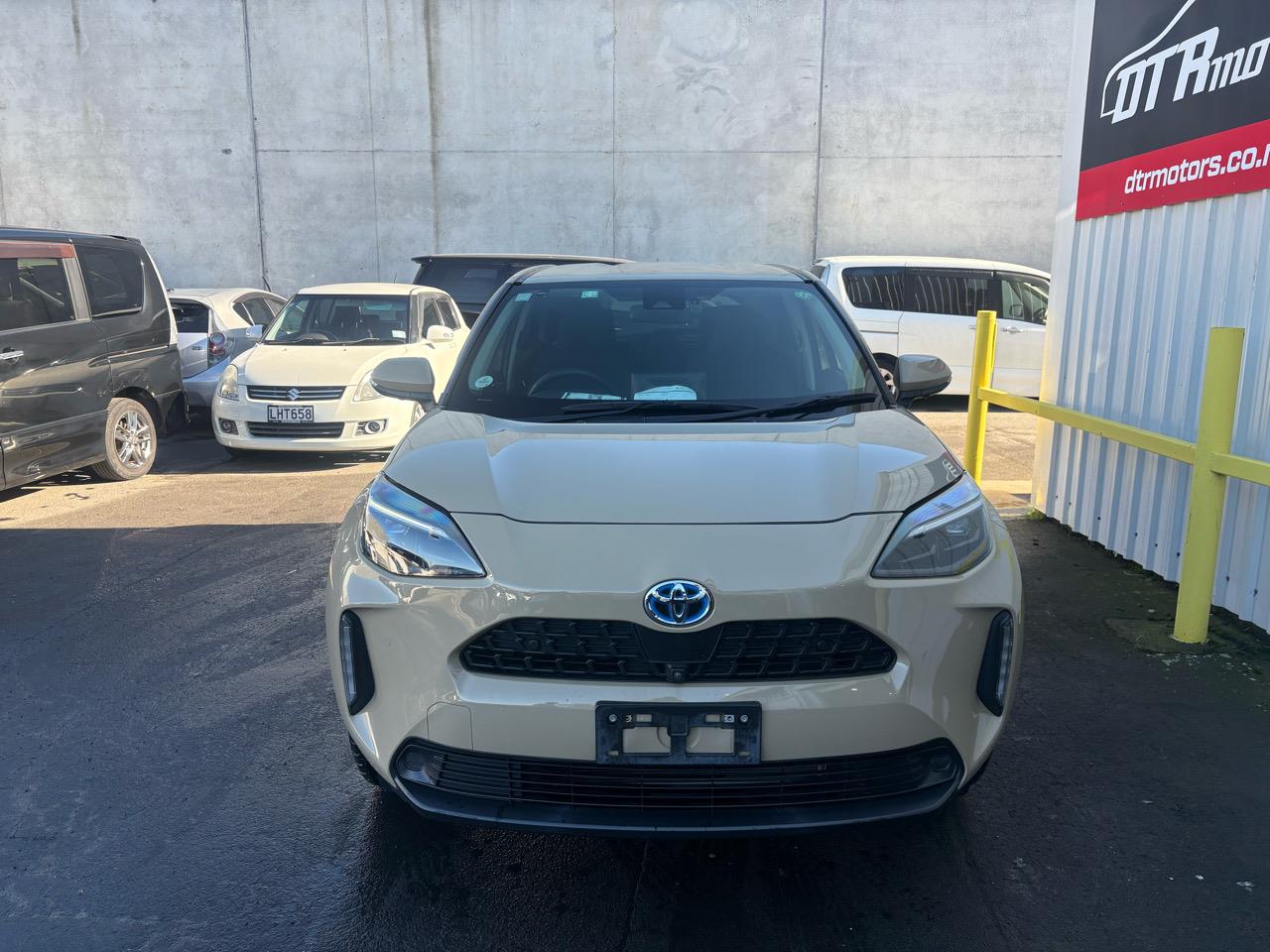 2021 Toyota YARIS CROSS HYBRID G Carousel 10