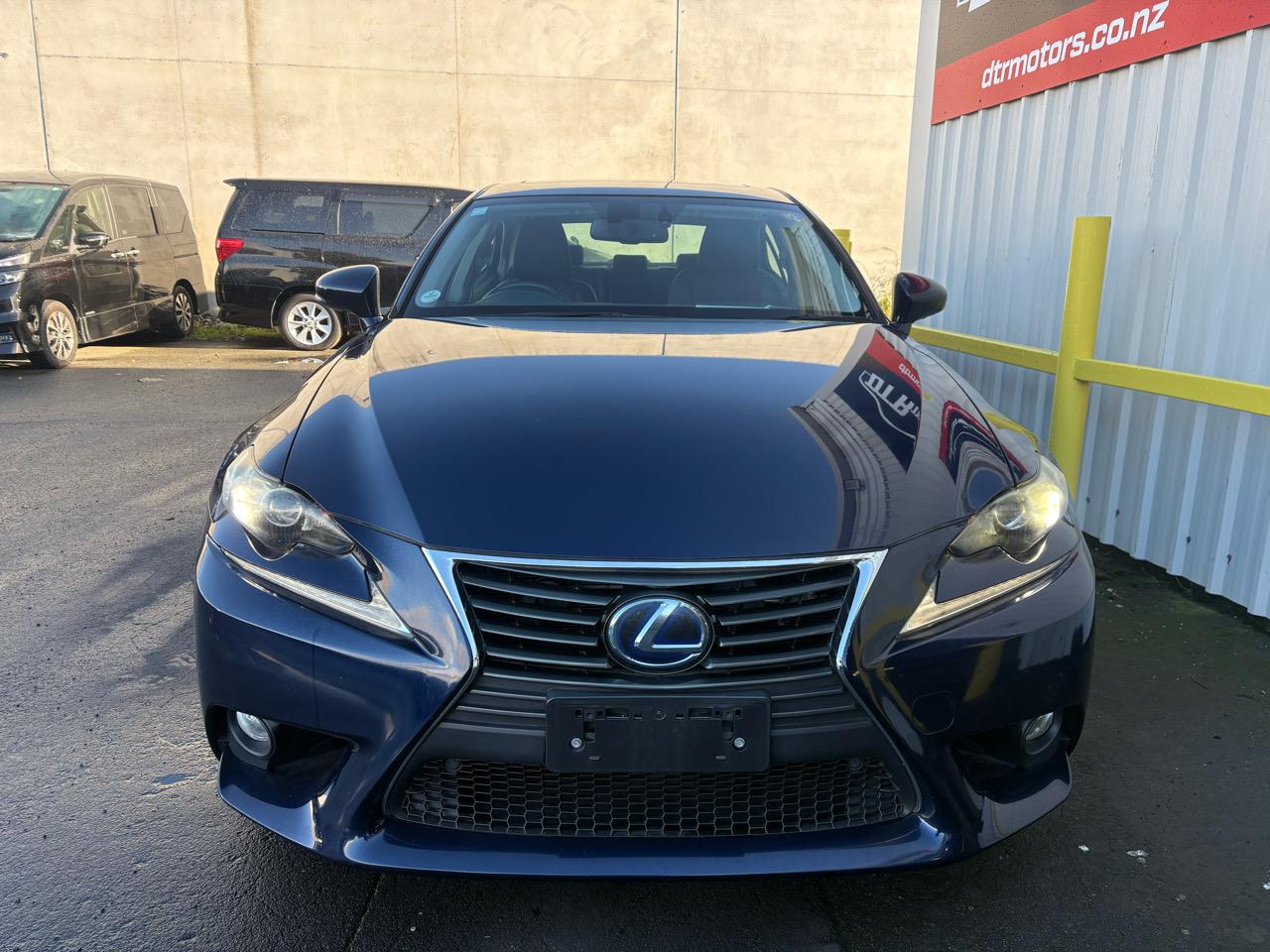 2013 Lexus IS 300H 2.5L Hybrid! Leather seats Carousel 8