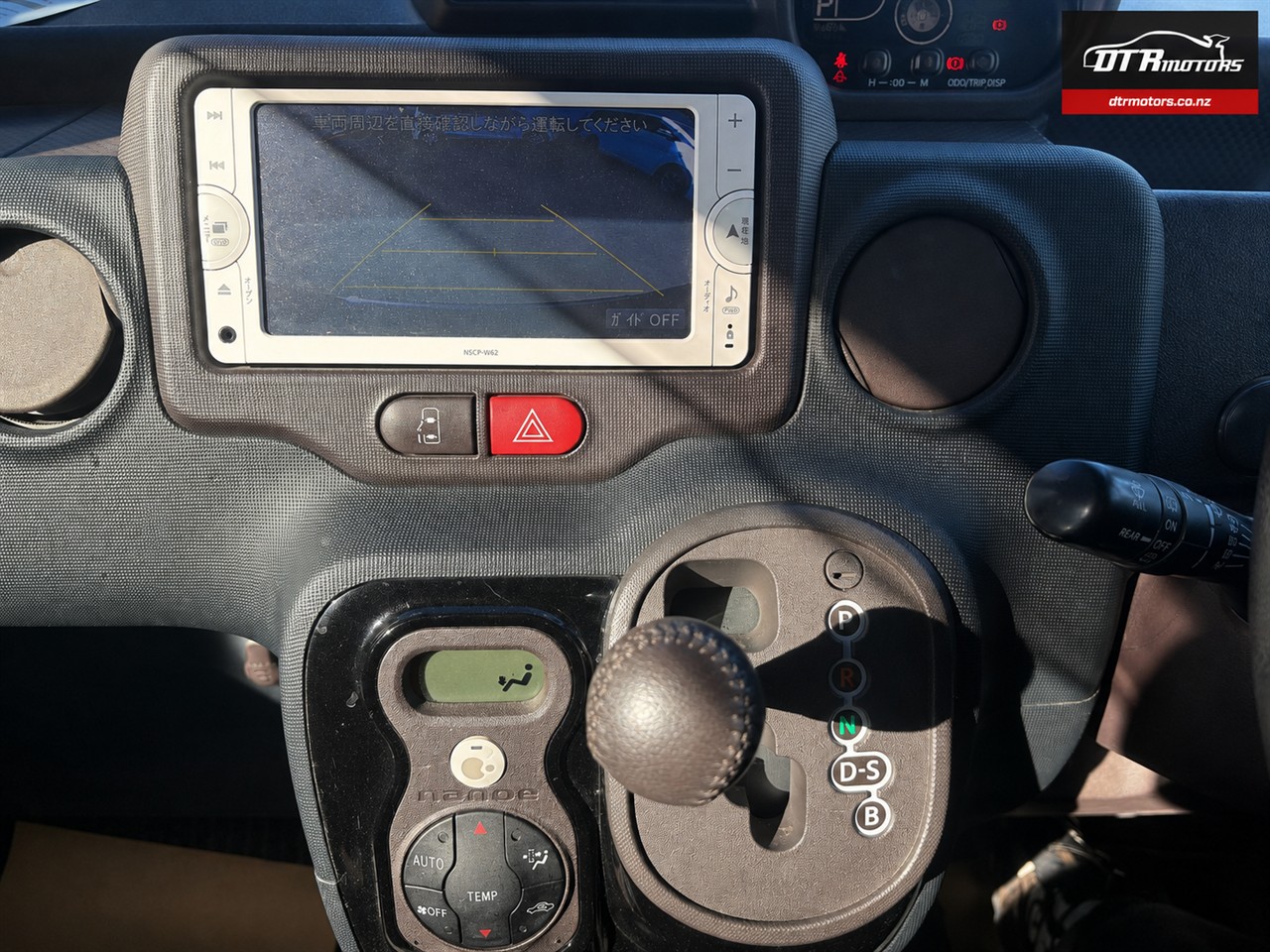 2013 Toyota SPADE Carousel 2