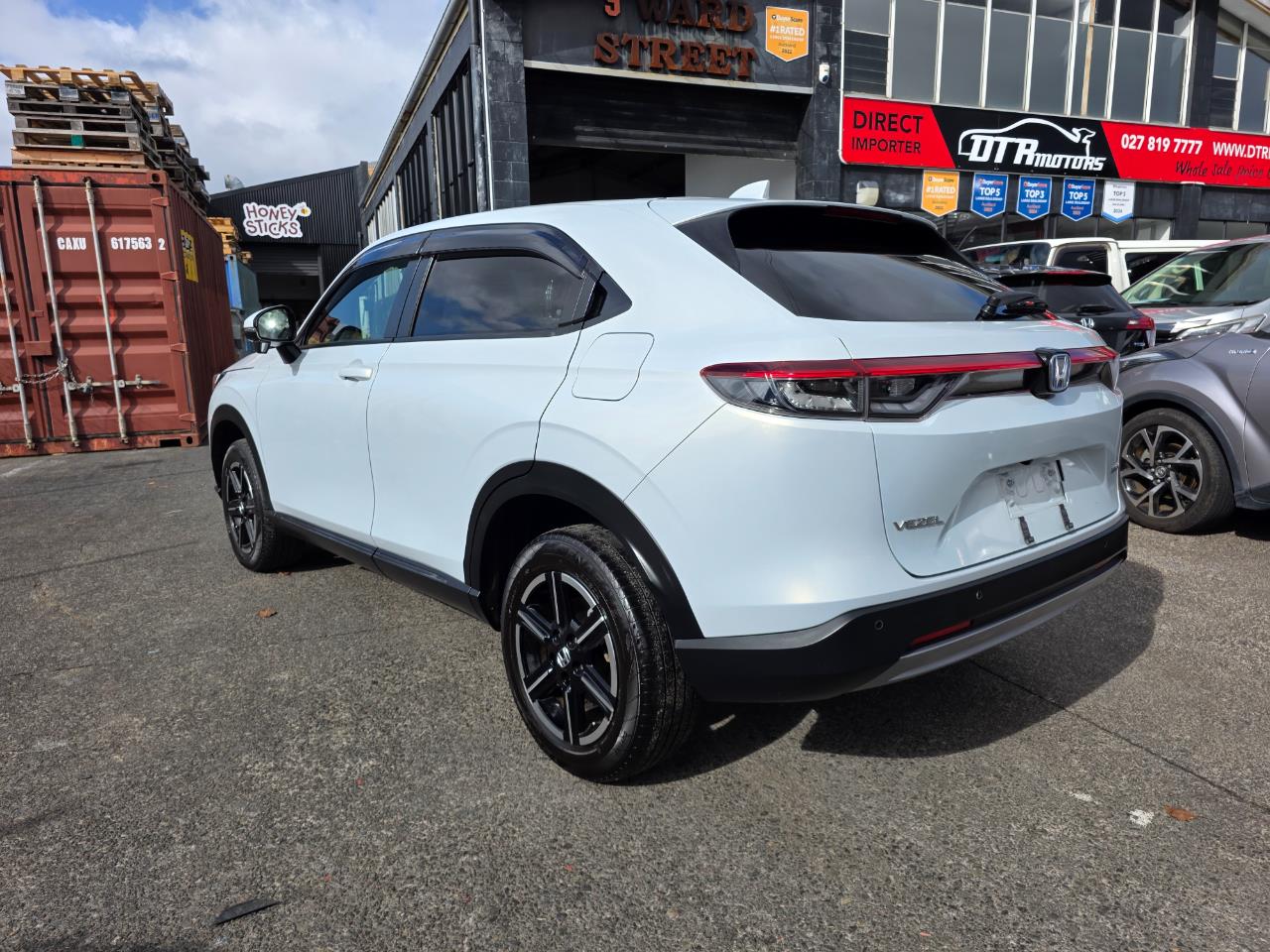 2021 Honda Vezel E-HEV Z Model with Reversing Camera, Parking Sensors, Cruise Control ! Carousel 14