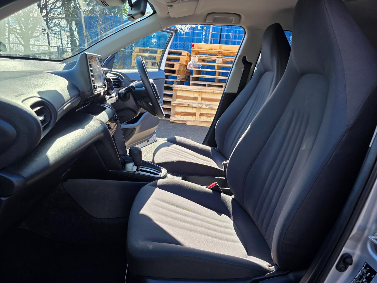 2022 Toyota YARIS CROSS Hybrid X with Reversing Camera, Parking Sensors, Cruise Control ! Carousel 13