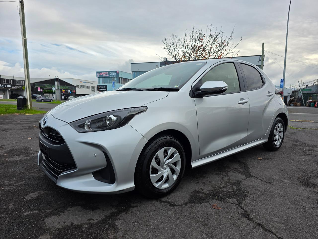 2021 Toyota Yaris Hybrid X with Reversing Camera, Parking Sensors, Cruise Control ! Carousel 9