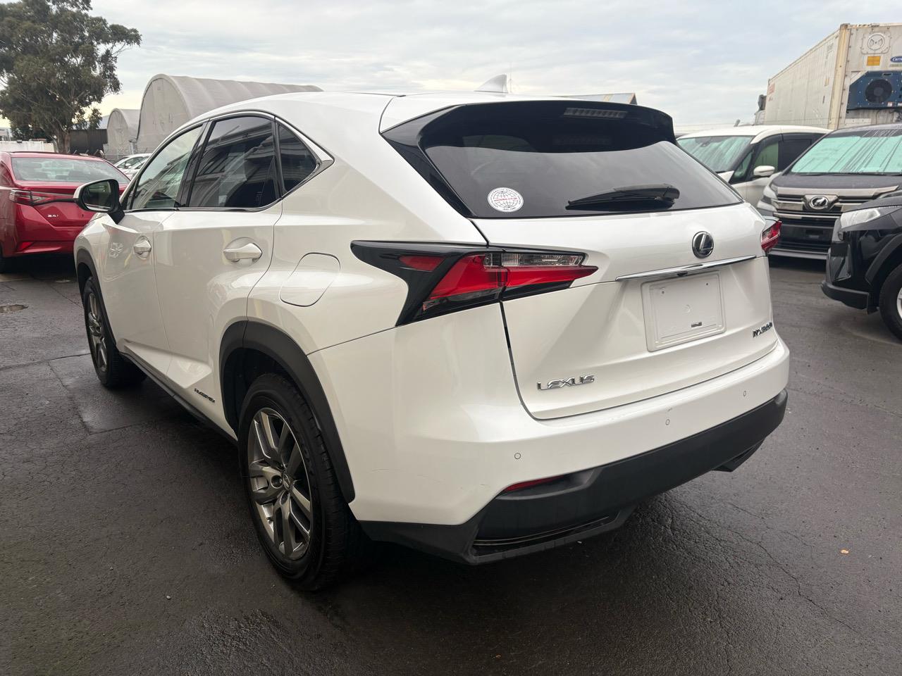 2015 Lexus NX 300H I PACKAGE Carousel 13
