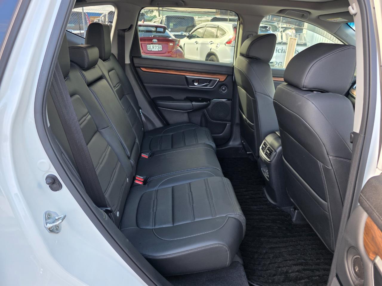 2019 Honda CR-V Hybrid EX Masterpiece with Load of Features ! Carousel 16