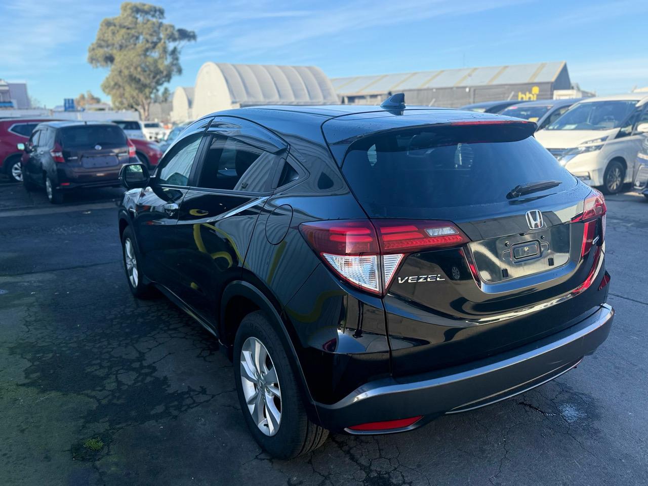 2015 Honda Vezel Hybrid with Reversing Camera ! Carousel 9