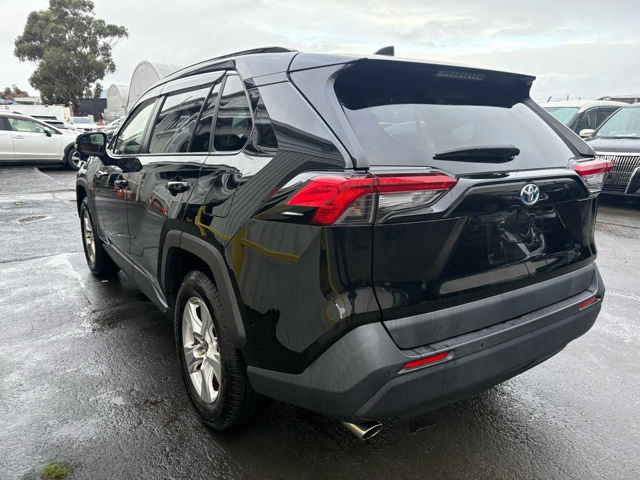 2020 Toyota RAV4 HYBRID X Carousel 11