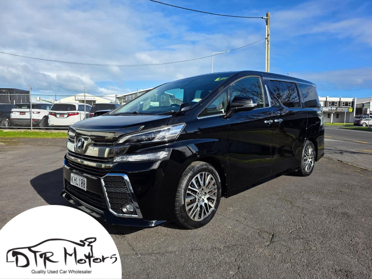 2015 Toyota VELLFIRE 7 Seaters with Loads of Features !