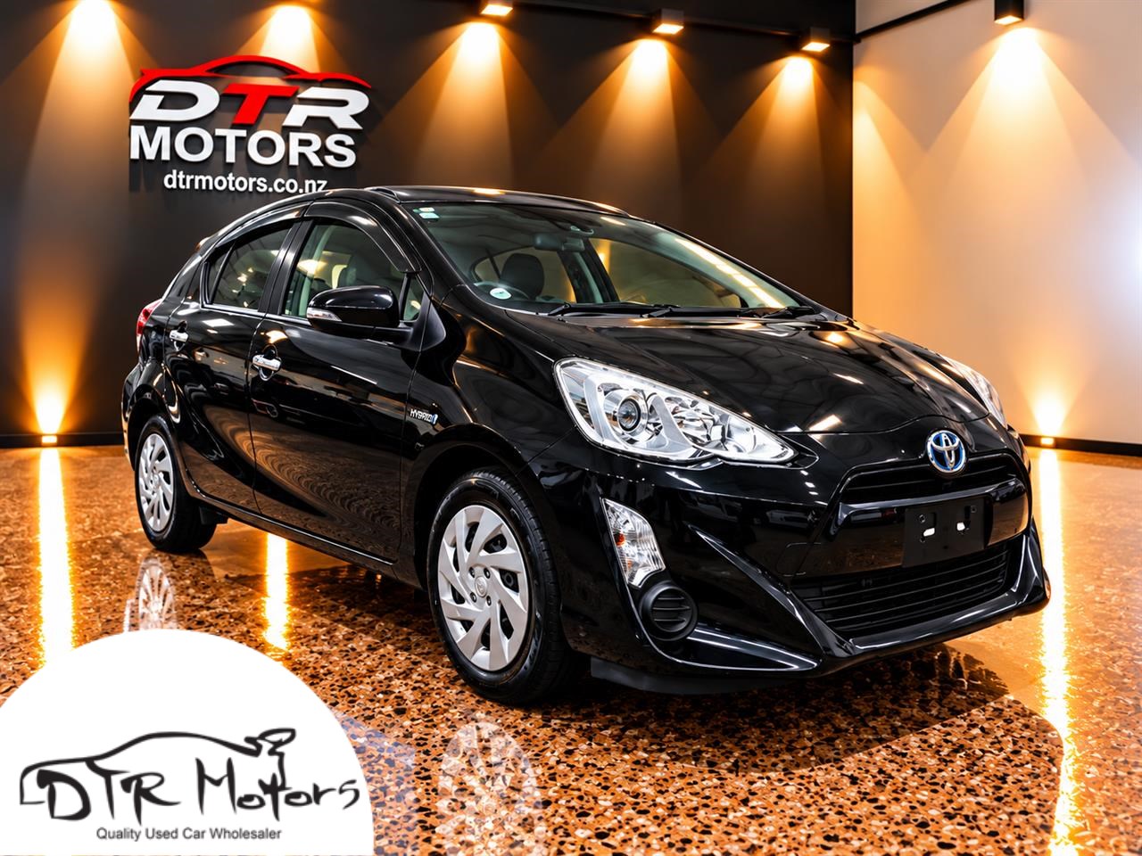2017 Toyota Aqua Hybrid S Style Black with Reversing Camera !