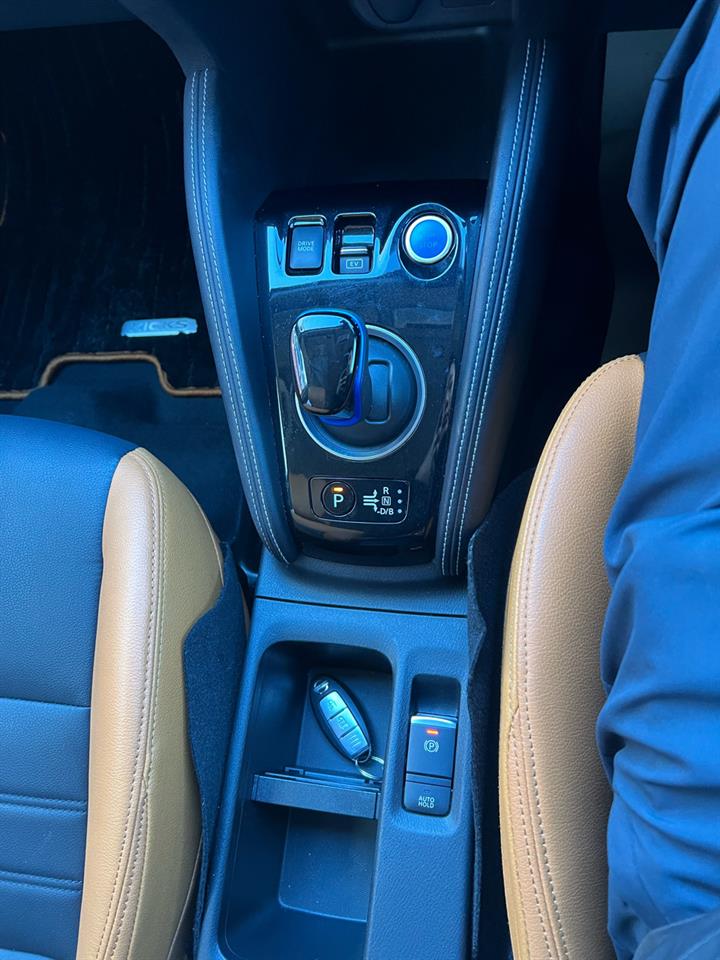 2020 Nissan KICKS E-Power X TWO TONE INTERIOR EDITION with Reversing Camera, Parking Sensors, Cruise Control ! Carousel 5
