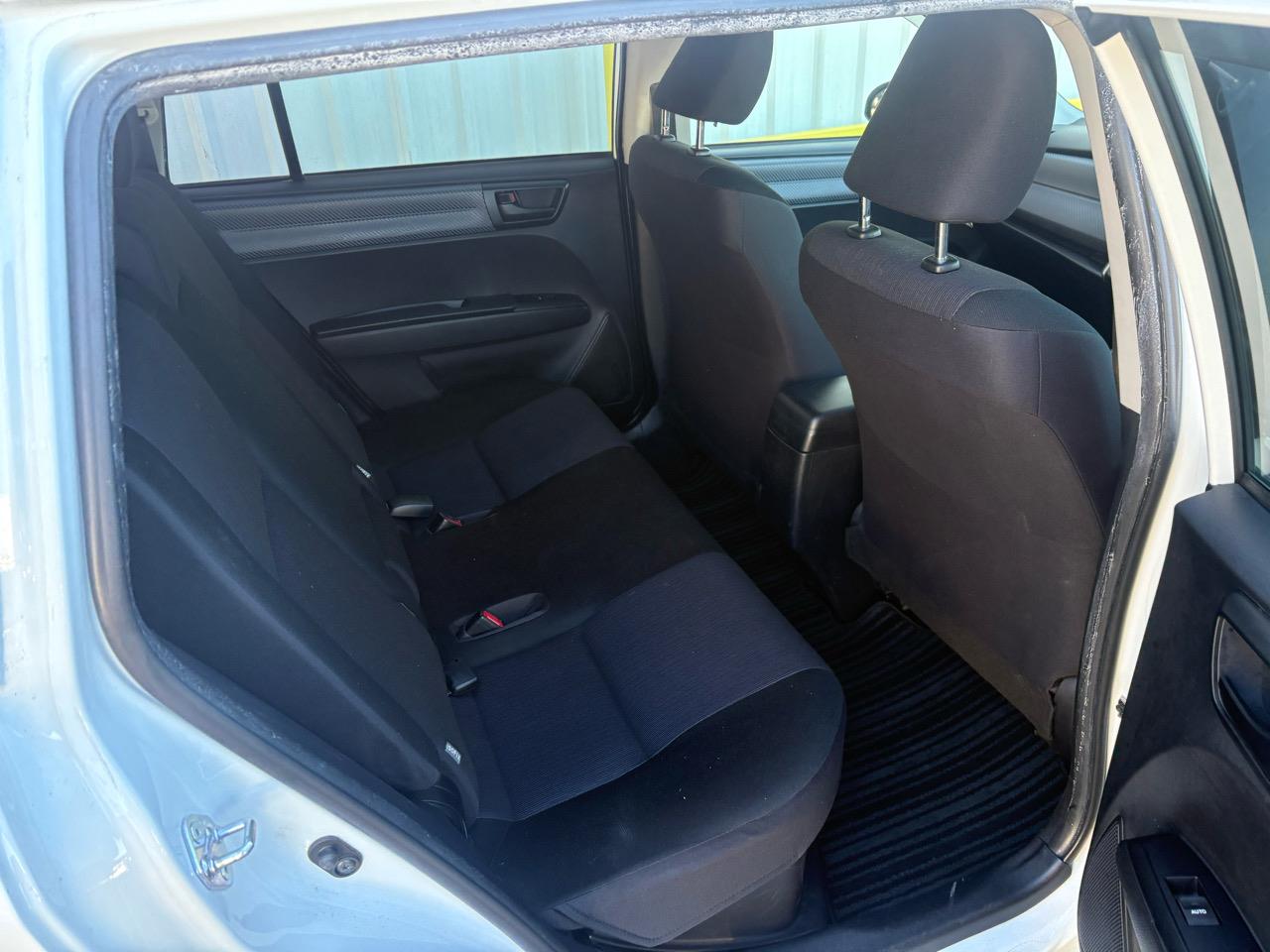 2015 Toyota Corolla FIELDER HYBRID Carousel 11