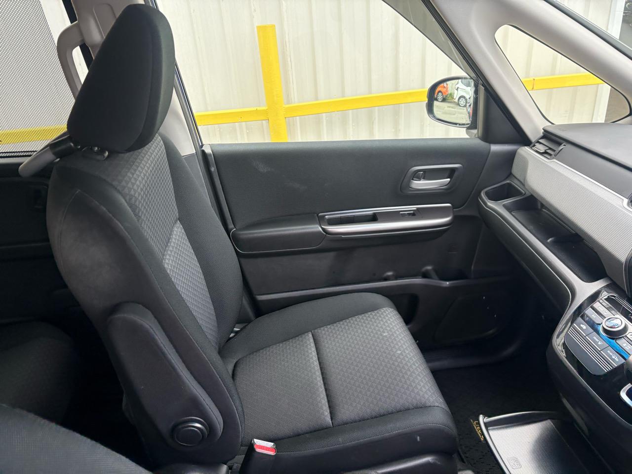 2017 Honda FREED HYBRID Carousel 4