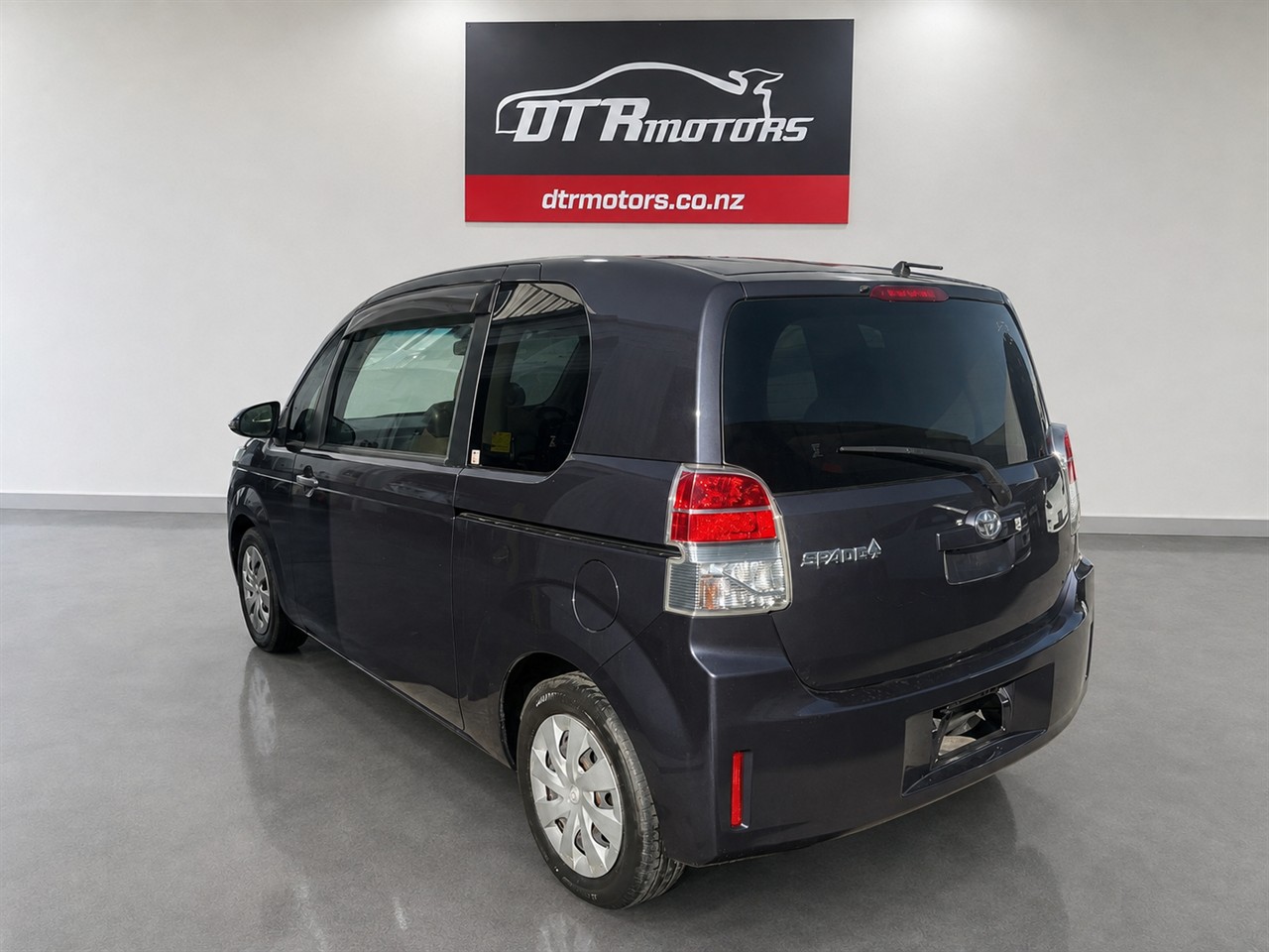 2013 Toyota SPADE Carousel 13