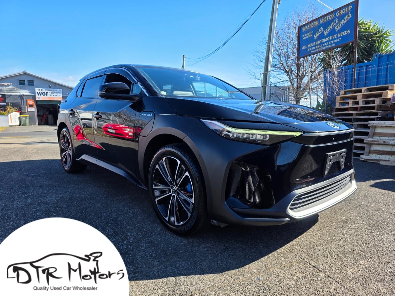 2023 Toyota BZ4X Electric 4WD with Reversing Camera, Parking Sensors, Cruise Control !