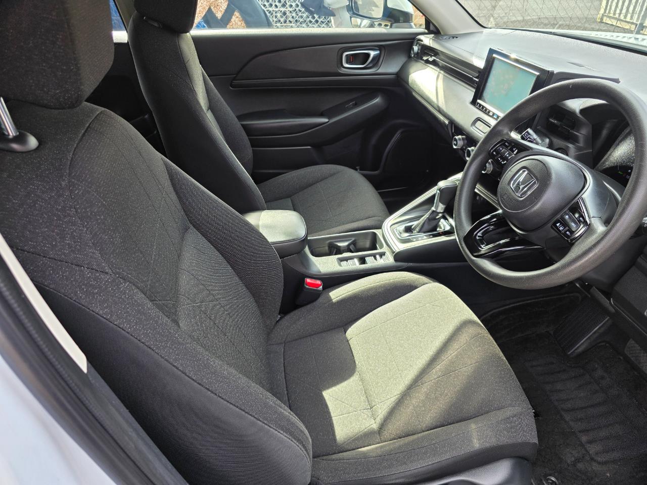 2021 Honda Vezel E-HEV Z Model with Reversing Camera, Parking Sensors, Cruise Control ! Carousel 2