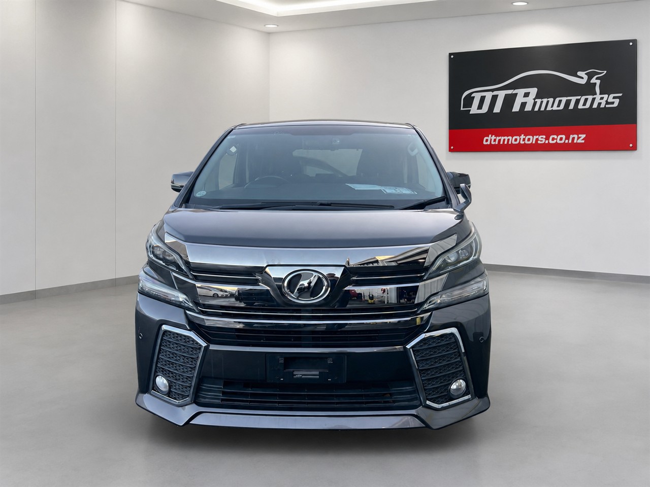 2017 Toyota VELLFIRE 2.5Z Carousel 12